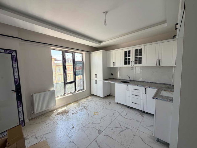 REMAX DOĞU'DAN SÜRSÜRÜ MAHALLESİNDE STADYUM KARŞISI SIFIR 2+1
