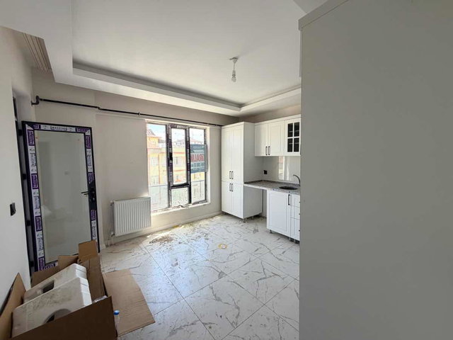 REMAX DOĞU'DAN SÜRSÜRÜ MAHALLESİNDE STADYUM KARŞISI SIFIR 2+1