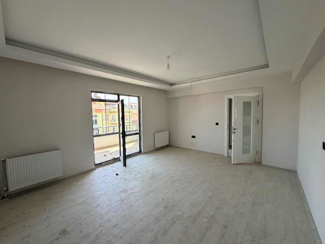 REMAX DOĞU'DAN SÜRSÜRÜ MAHALLESİNDE STADYUM KARŞISI SIFIR 2+1