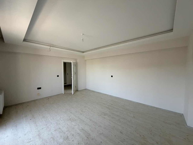 REMAX DOĞU'DAN SÜRSÜRÜ MAHALLESİNDE STADYUM KARŞISI SIFIR 2+1