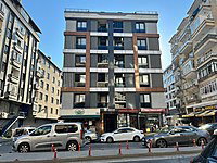 FETIH CADDESI 2+1 KULLANIŞLI ASANSÖRLÜ GENÇ BINA
