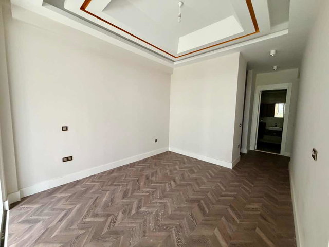 KARTEPE ZERAY ESİL'DE KİRALIK BAHÇELİ&GİYİNME ODALI LÜKS 1+1