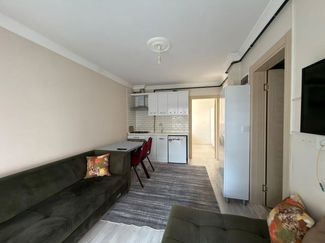 RE/MAX İNCİ'DEN GAZİOSMANPAŞA MAH.’DE EŞYALI 1+1 KİRALIK ARA KAT DAİRE