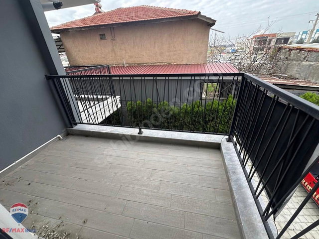 20 MENEMEN ULUS MAHALLESINDE SATILIK 1+1 DAIRE
