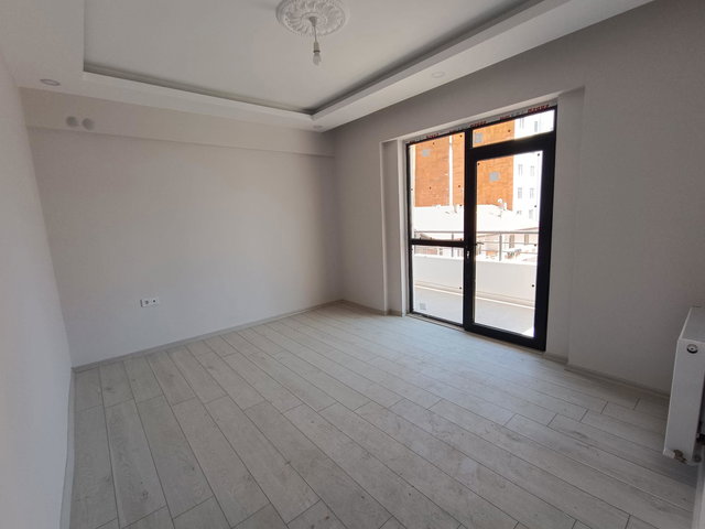 REMAX DOĞU | ÜNİVERSİTE MAHALLESİ SIFIR YAPILI 2+0 KİRALIK DAİRE