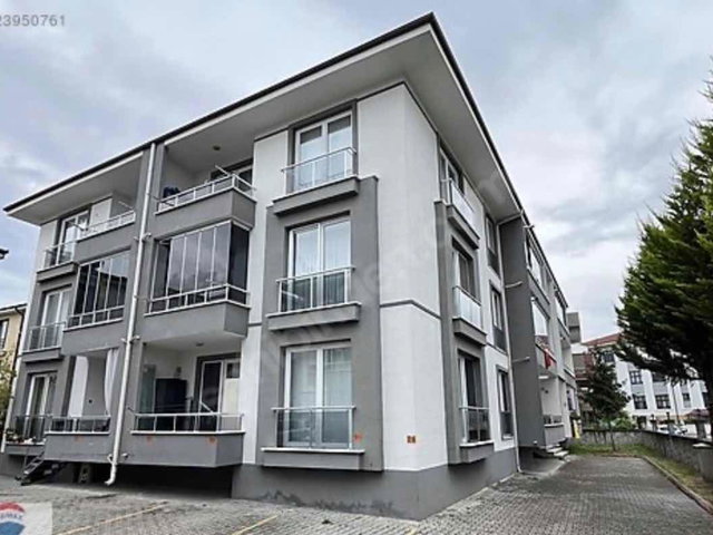 SİTE İÇİ BAKIMLI MASRAFSIZ ARAKAT GENİŞ 3+1 DAİRE