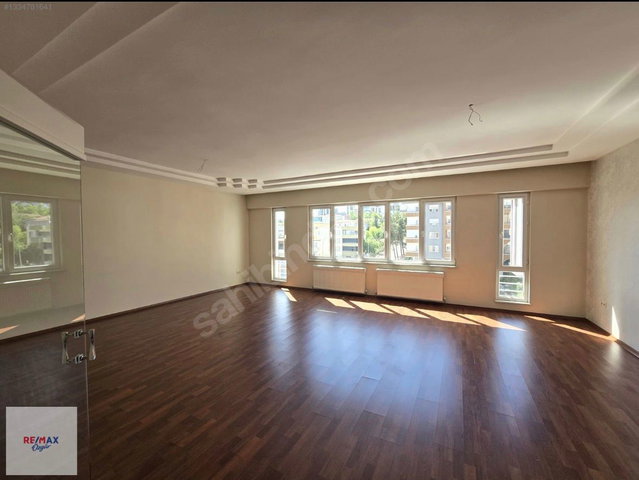 GÜVENEVLER'DE ORMAN MANZARALI, 250M² 4+1 LÜKS KIRALIK DAIRE