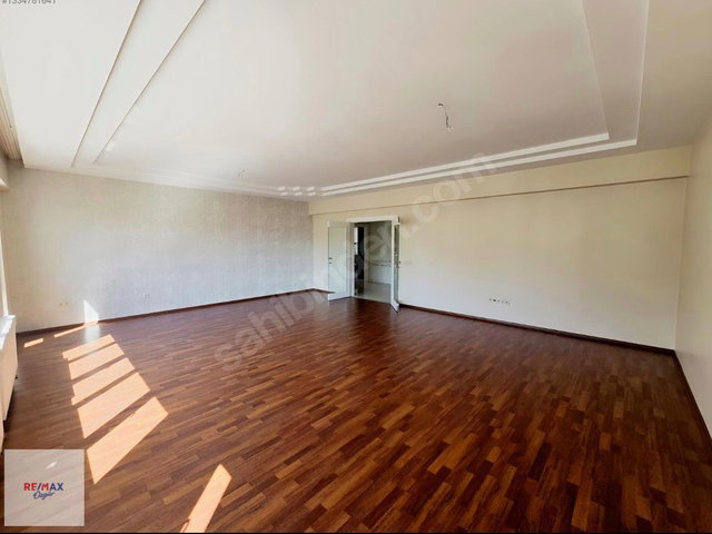 GÜVENEVLER'DE ORMAN MANZARALI, 250M² 4+1 LÜKS KIRALIK DAIRE