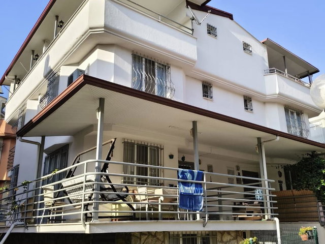 KUŞADASI KADINLAR DENİZİ MAHALLESİ EŞYALI 4+1 DENİZE SIFIR MÜSTAKİL EV
