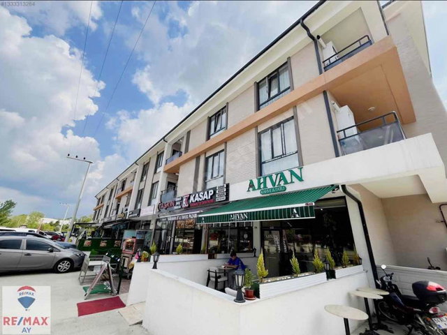MÜKEMMEL KONUM SİTE İÇİ ÜST KAT GENİŞ 1+1 DAİRE