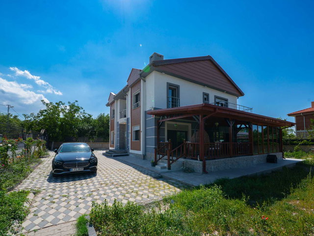ERENKÖYDE ÖZEL TASARIM BAĞIMSIZ SATILIK 5+1 VILLA