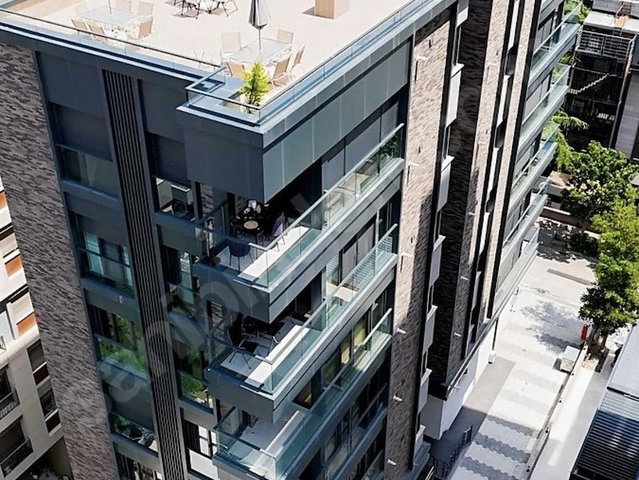 CADDEBOSTAN SAHİLE 2.BİNADA İŞLEK CADDEDE KİRALIK SIFIR İŞYERİ
