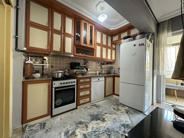 TRAMVAY DURAĞINA 100 M. MESAFEDE SATILIK DOĞALGAZLI 2+1 DAİRE