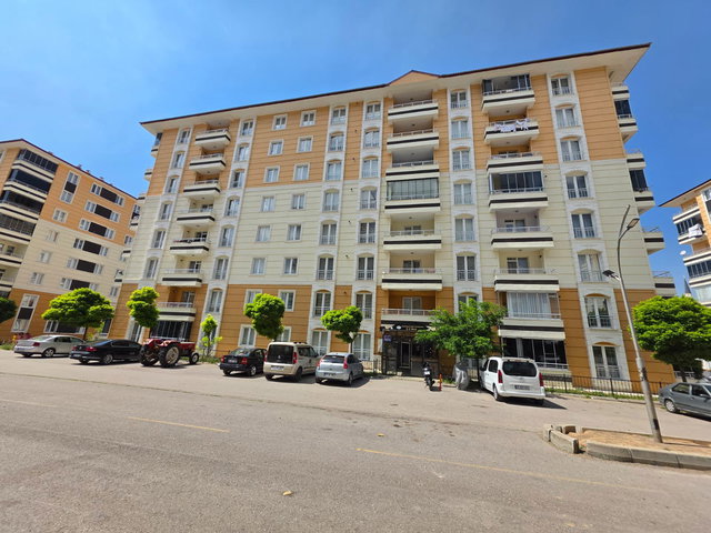 REMAX İLKE'DEN HİLALKENT'TE 3+1 SATILIK DAİRE