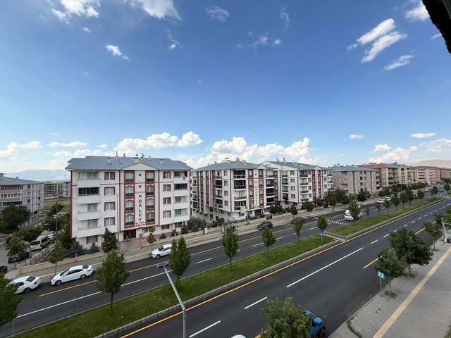 REMAX İLKE'DEN ETÜ YOLU ÜZERİ 3+1 SATILIK DAİRE