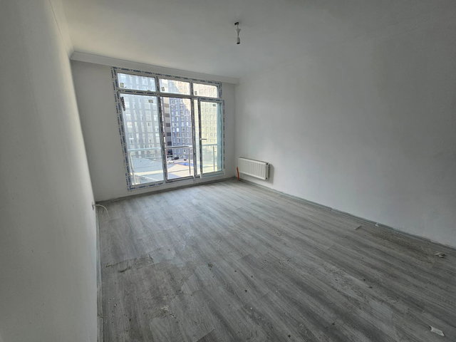 HAYATPARK4 SITESI 6.KAT AÇIK MUTFAK AVANTAJLI SATILIK 2+1 DAIRE