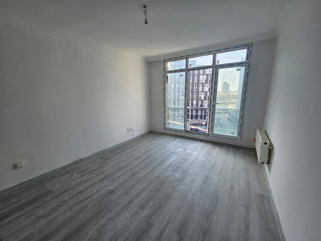 HAYATPARK4 SITESI 6.KAT AÇIK MUTFAK AVANTAJLI SATILIK 2+1 DAIRE