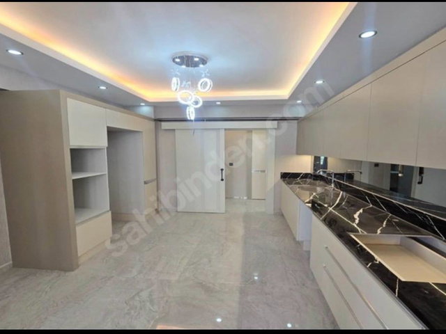 MAVIKENT'TE SATILIK 2.5+1 DAIRE 110M² ÖNÜ AÇIK