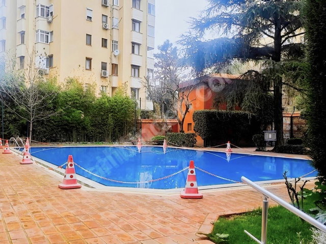 NURAL KÖŞKÜ KONUTLARINDA HAVUZLU SİTEDE 4+1 170 M2 NET