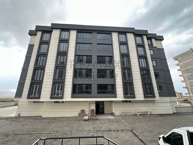 RE/MAX LACİVERT'TEN ERCİHANLAR'DA SATILIK 4+1 LÜKS DAİRE