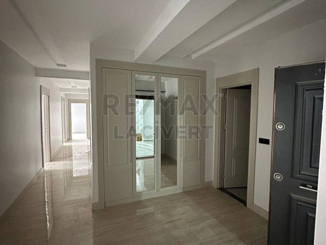 RE/MAX LACİVERT'TEN ERCİHANLAR'DA SATILIK 4+1 LÜKS DAİRE