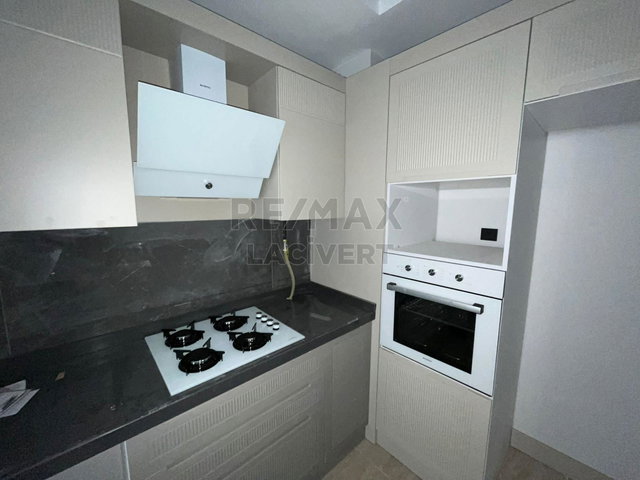 RE/MAX LACİVERT'TEN ERCİHANLAR'DA SATILIK 4+1 LÜKS DAİRE