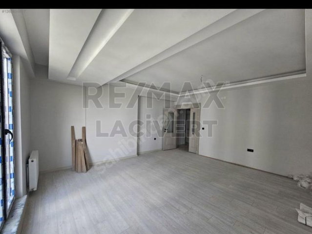 RE/MAX LACİVERT'TEN ERCİHANLAR'DA SATILIK 4+1 LÜKS DAİRE