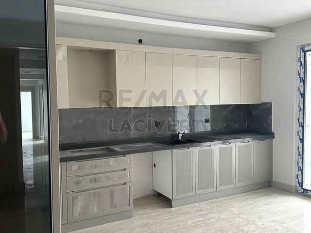 RE/MAX LACİVERT'TEN ERCİHANLAR'DA SATILIK 4+1 LÜKS DAİRE