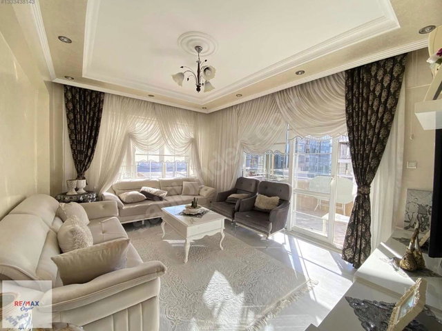 REMAX ÖZGÜRDEN GÜNEYKENTTE SİTE İÇİ 4+1 SATILIK DAİRE