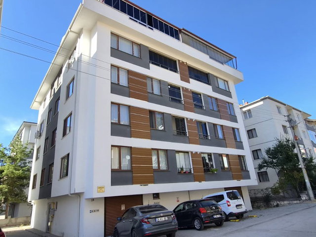 VİŞNELİK'TE YENİ BİNADA FERAH 2+1 KİRALIK DAİRE