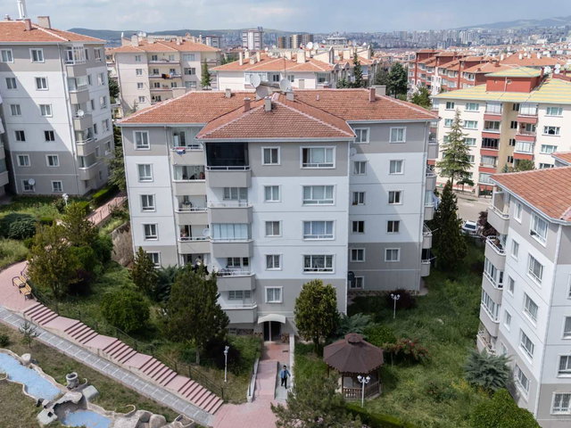MERKEZİ LOKASYONDA SİTE İÇİ KİRALIK 3+1 DAİRE