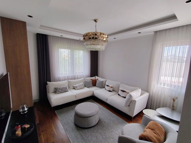 BALLIKPINARI-SATILIK LÜKS YAPILI MÜSTAKIL VILLA 5+1 SITE IÇERISINDE