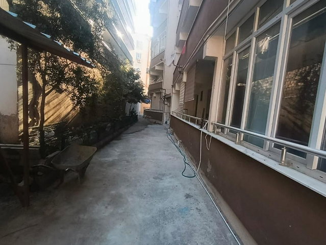 ŞEHİR MERKEZİNDE DOĞALGAZLI KULLANIŞLI MÜKEMMEL KONUMDA SÜREKLİ KİRALIK 2+1 ARAKAT DAİRE