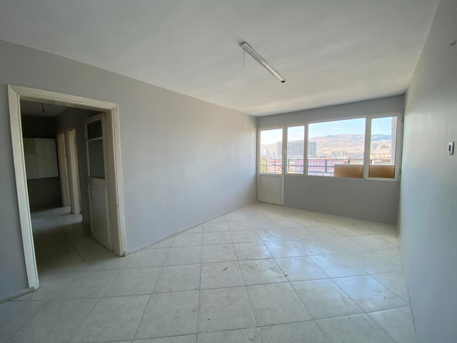 - ACİL SATILIK- BORNOVA BİRLİK MAHALLESİ'NDE