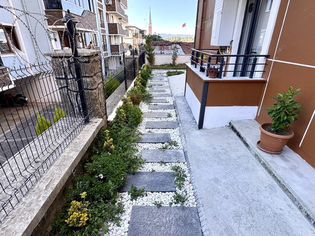 GÖLCÜK'DE PANORAMIK DENIZ MANZARALI SIFIR 2+1 SATILIK ARAKAT