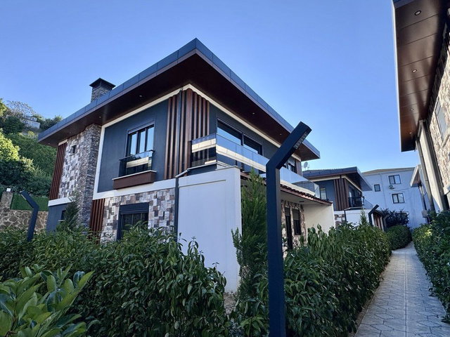 DEĞIRMENDERE ÖRCÜN'DE SITE İÇI SIFIR 4+1 SATILIK VILLA