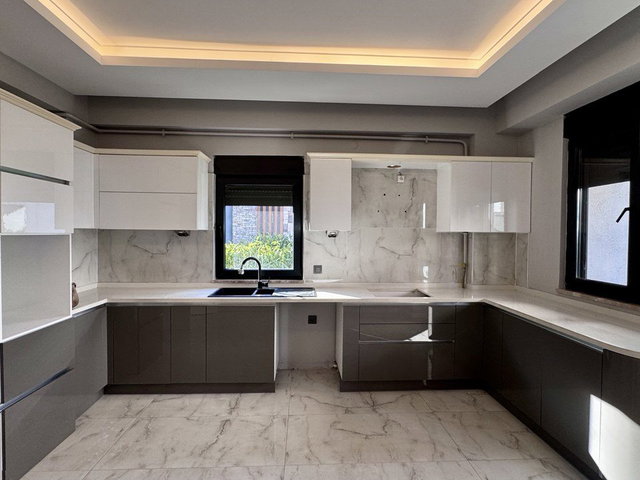 DEĞIRMENDERE ÖRCÜN'DE SITE İÇI SIFIR 4+1 SATILIK VILLA