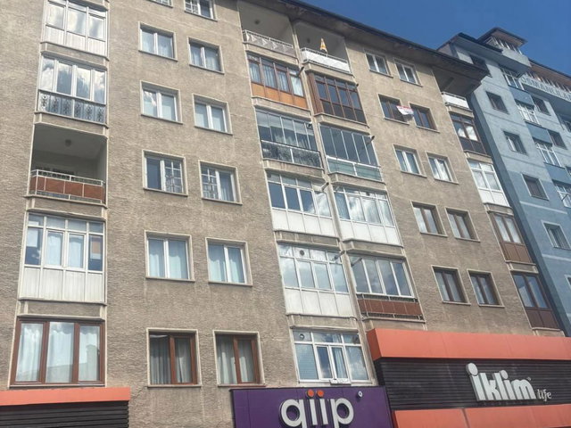 REMAX İLKE'DEN ŞEHİR MERKEZİ'NDE 3+1 SATILIK ARA KAT DAİRE