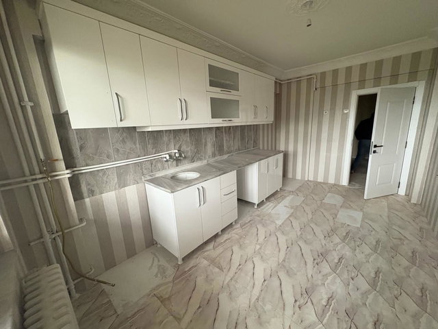REMAX İLKE'DEN ŞEHİR MERKEZİ'NDE 3+1 SATILIK ARA KAT DAİRE