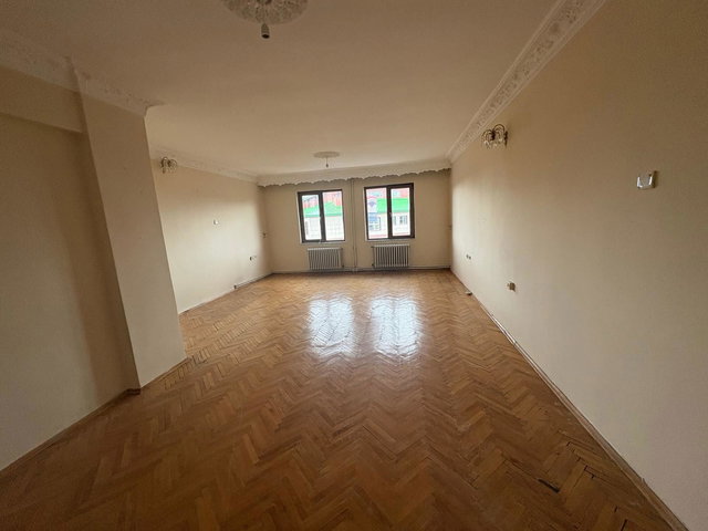 REMAX İLKE'DEN ŞEHİR MERKEZİ'NDE 3+1 SATILIK ARA KAT DAİRE
