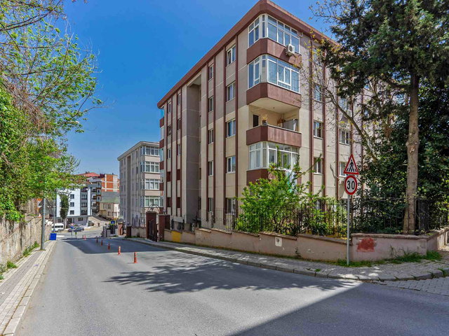 ÜSKÜDAR CUMHURİYET MAHALLESİ SİTE İÇERİSİNDE 3+1 KİRALIK DAİRE