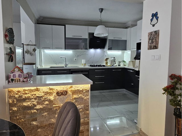 BALÇOVA EĞİTİM MAHALLESİ'NDE TADİLATLI, MASRAFSIZ 3+1