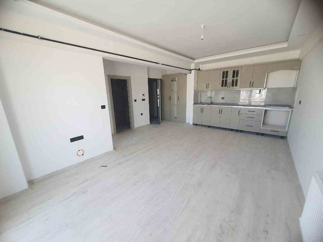 REMAX DOĞU'DAN ATAŞEHİR ARAKAT NET 50 M² SATILIK 1+1 DAİRE