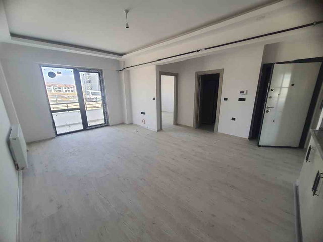 REMAX DOĞU'DAN ATAŞEHİR ARAKAT NET 50 M² SATILIK 1+1 DAİRE