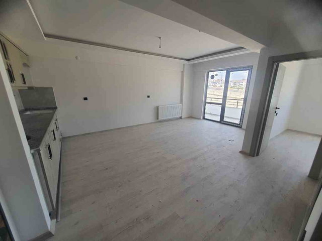 REMAX DOĞU'DAN ATAŞEHİR ARAKAT NET 50 M² SATILIK 1+1 DAİRE