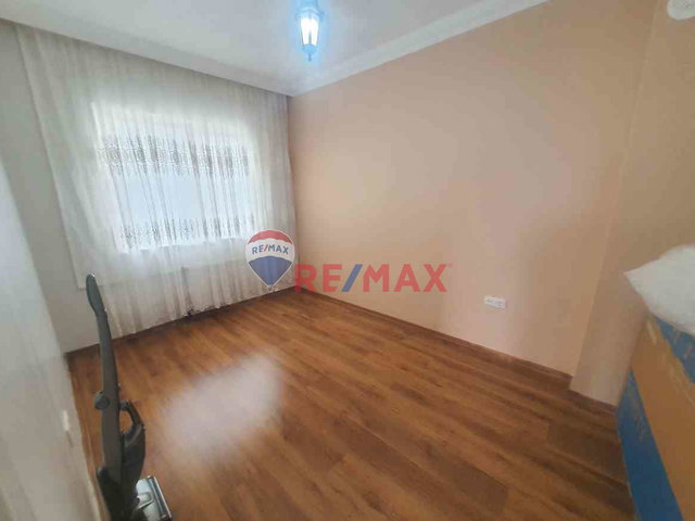 REMAX DOĞUDAN ÇAYDAÇIRA İKİTELLİ TOKİDE KİRALIK EŞYALI 2+1 DAİRE