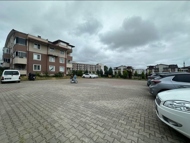 REMAX EXCELLLENCE UZUNÇİFTLİK MAH KİRALIK 130 M2 2+1 ARA KAT