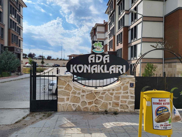 REMAX DEĞİŞİM'DEN ÇAYDAÇIRA MAH ADA KONAKLARI SİTESİNDE SATILIK 3+1 DAİRE