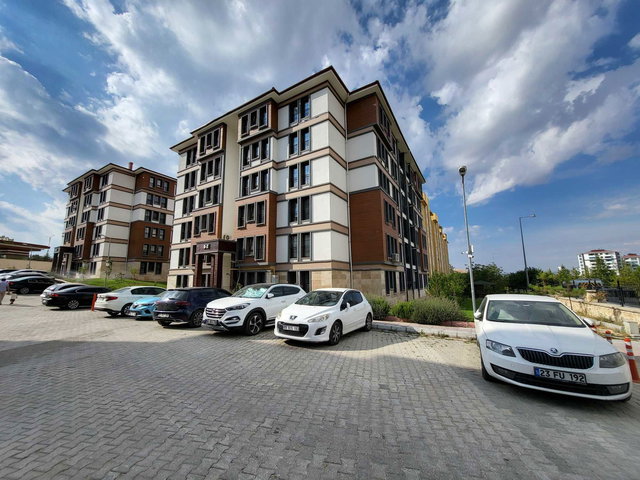REMAX DEĞİŞİM'DEN ÇAYDAÇIRA MAH ADA KONAKLARI SİTESİNDE SATILIK 3+1 DAİRE