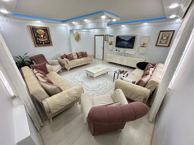 SULTANGAZİ CEBECİ'DE SATILIK 5+1 TERASLI GENİŞ DAİRE